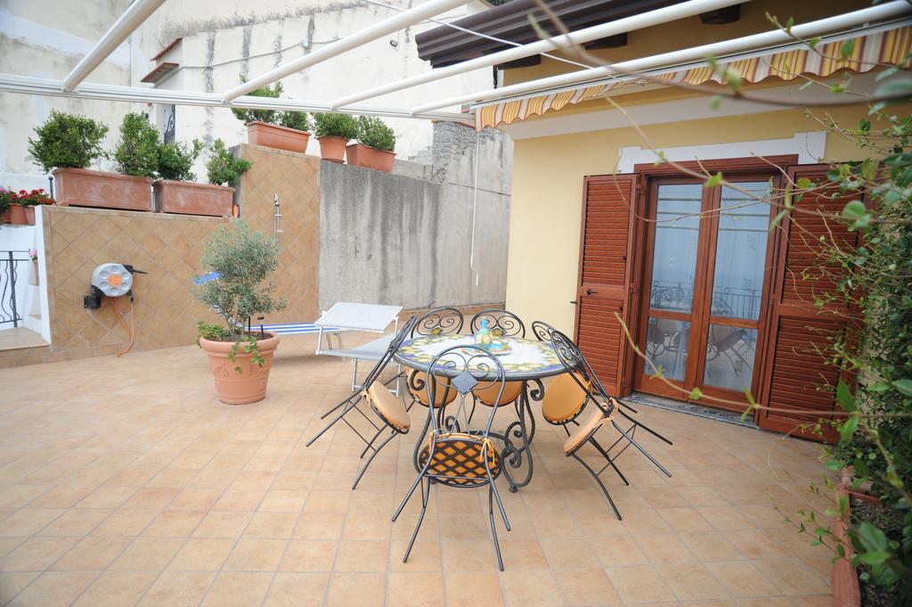 Bed and Breakfast La Mela Blu Фуроре Екстер'єр фото