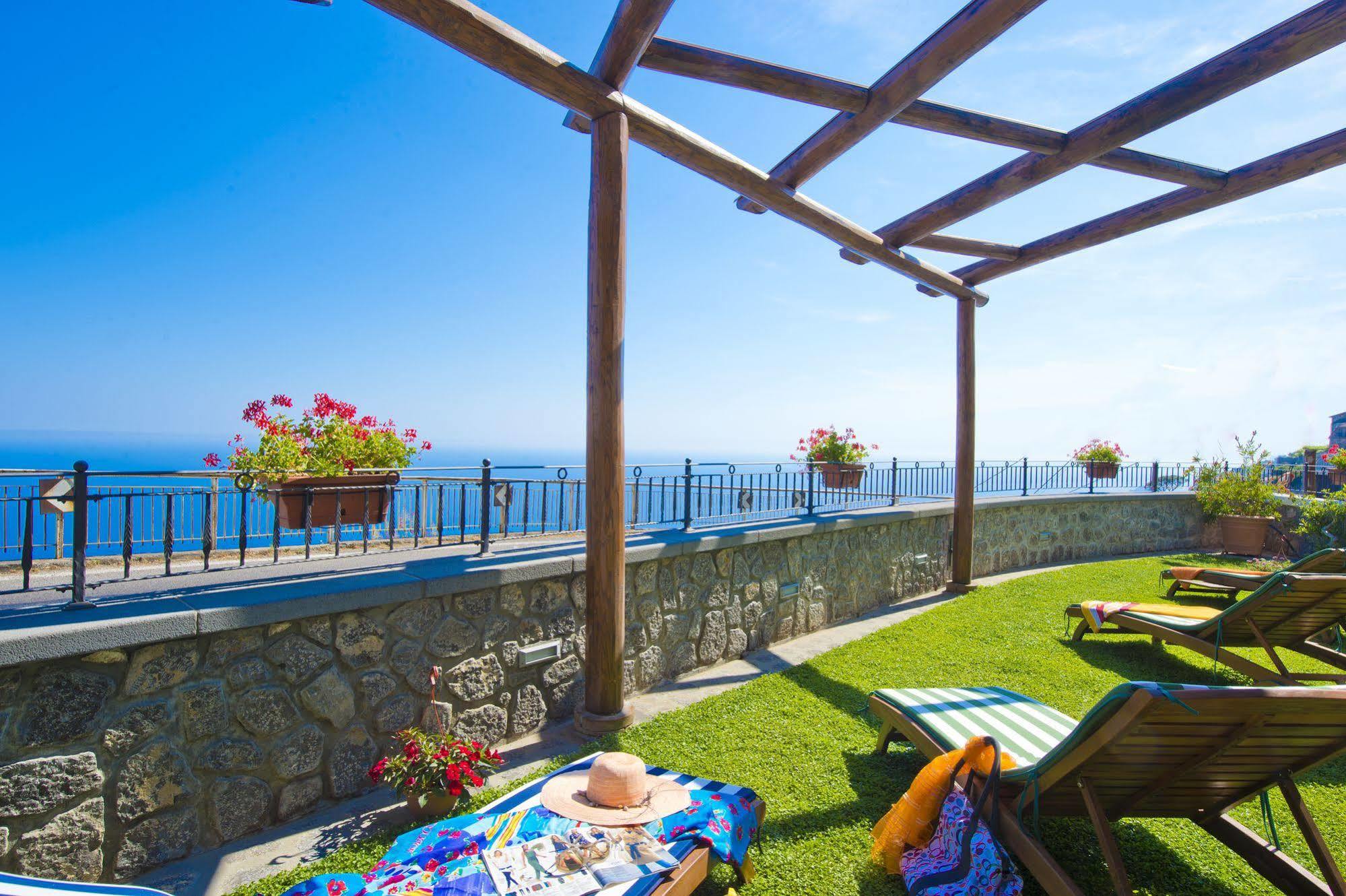 Bed and Breakfast La Mela Blu Фуроре Екстер'єр фото